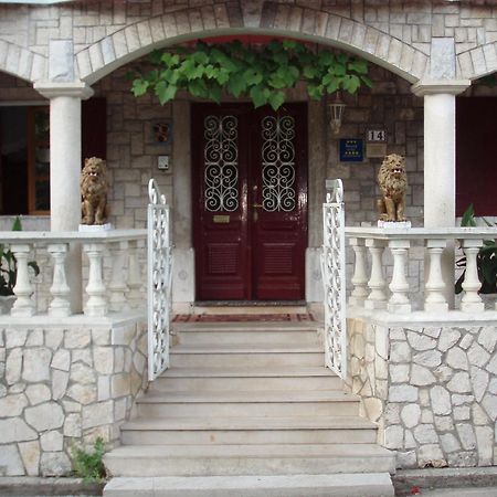 德斯科维奇公寓与客房旅馆 Mošćenička Draga 外观 照片