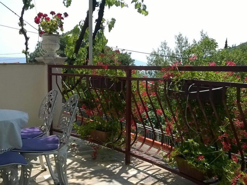 德斯科维奇公寓与客房旅馆 Mošćenička Draga 外观 照片