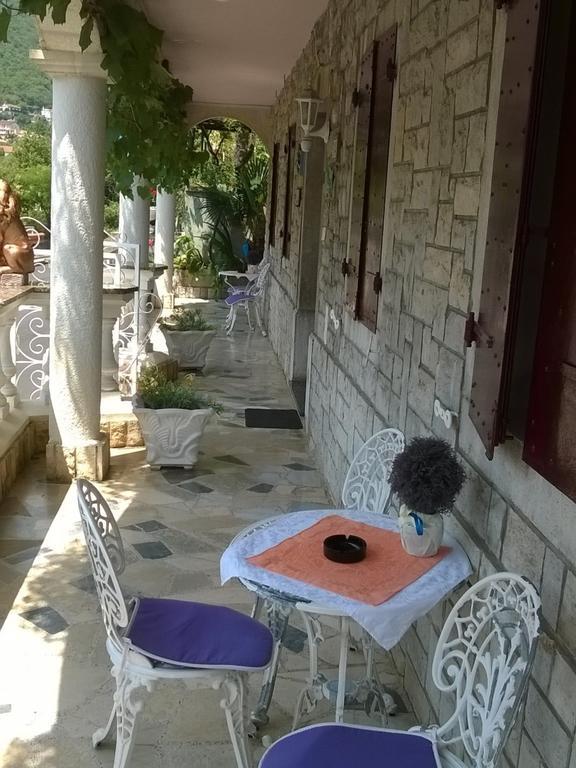 德斯科维奇公寓与客房旅馆 Mošćenička Draga 外观 照片