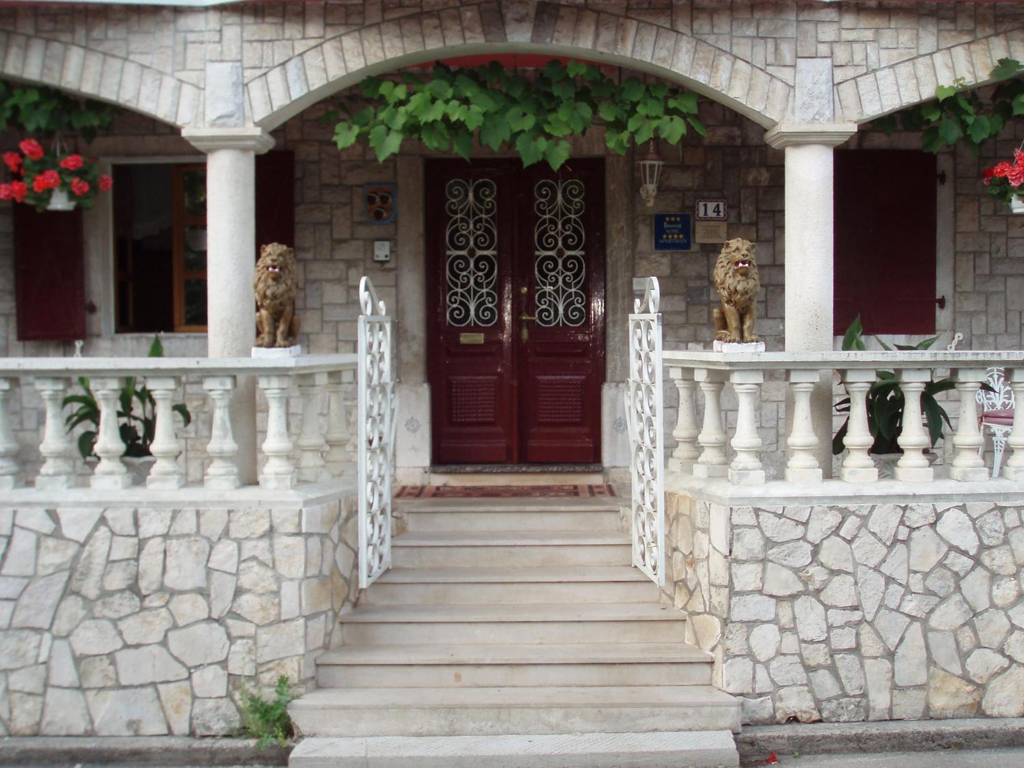 德斯科维奇公寓与客房旅馆 Mošćenička Draga 外观 照片